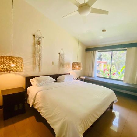 Hotel Mango Airport Рио-Сегундо Экстерьер фото