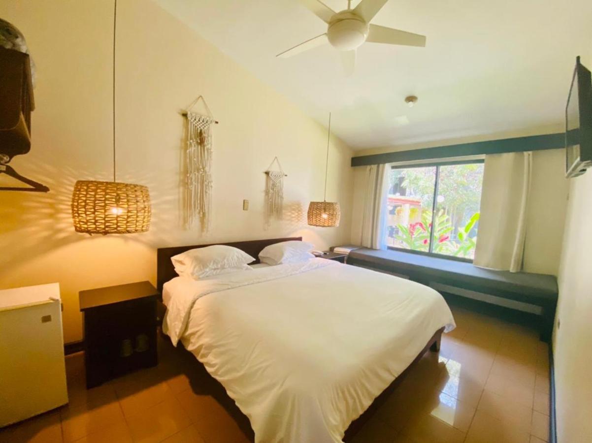 Hotel Mango Airport Рио-Сегундо Экстерьер фото