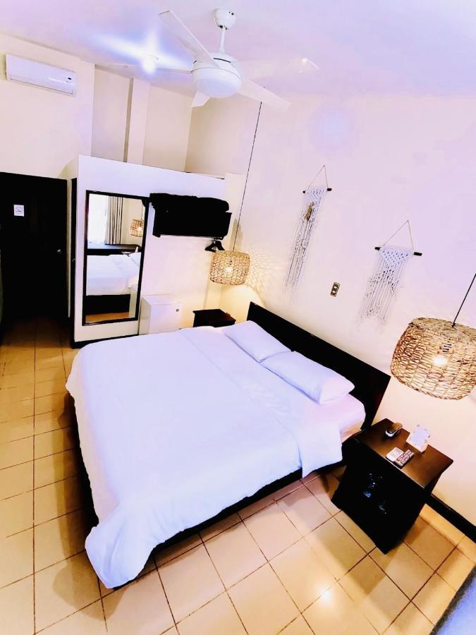 Hotel Mango Airport Рио-Сегундо Экстерьер фото