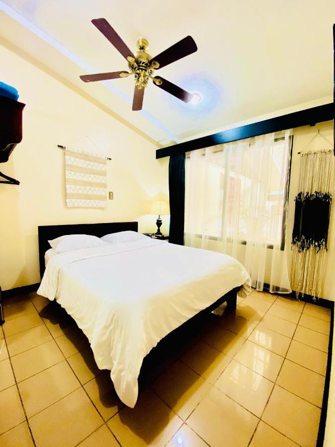 Hotel Mango Airport Рио-Сегундо Экстерьер фото