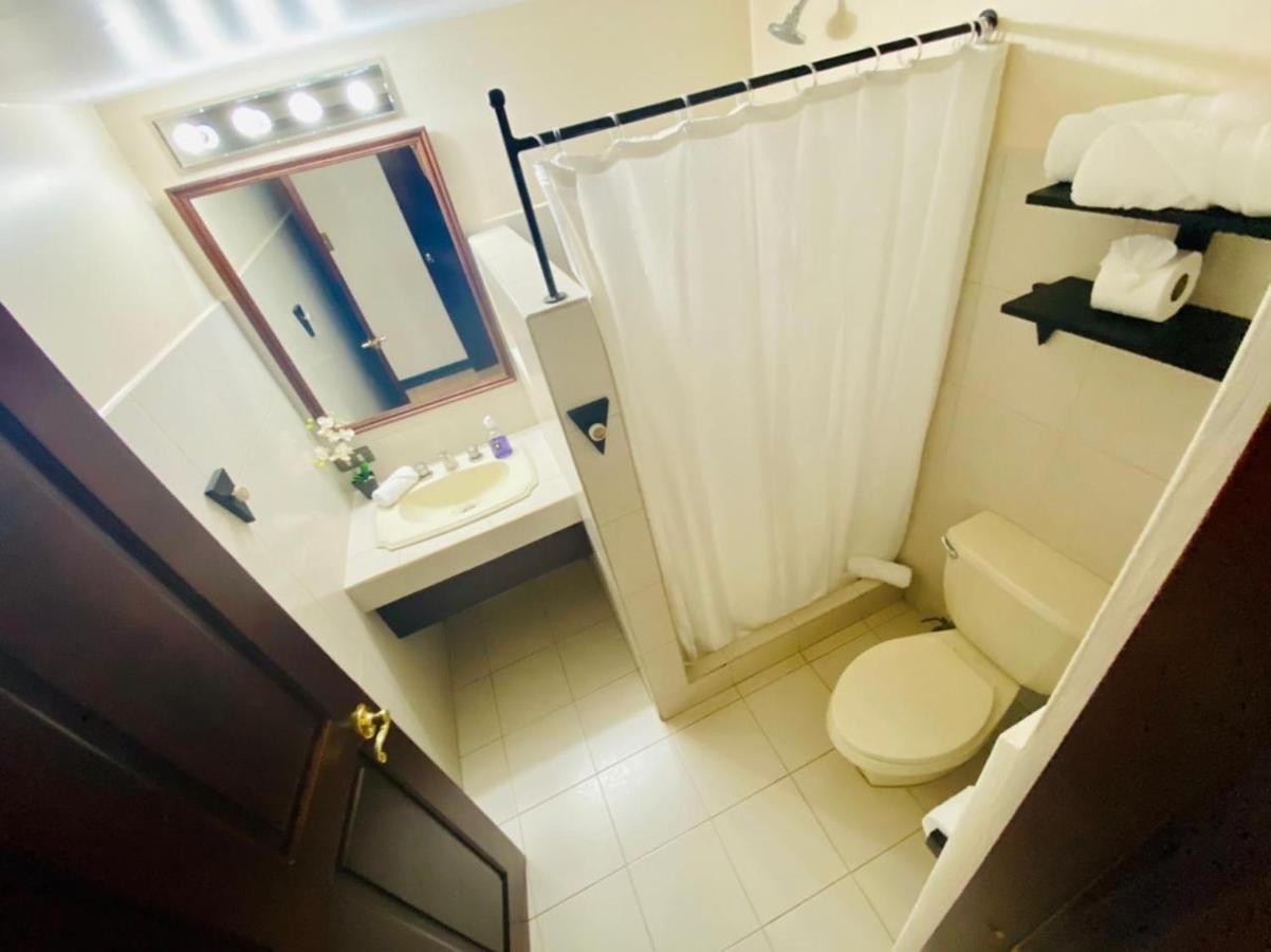 Hotel Mango Airport Рио-Сегундо Экстерьер фото