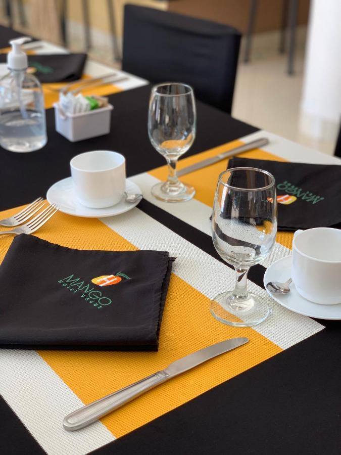 Hotel Mango Airport Рио-Сегундо Экстерьер фото